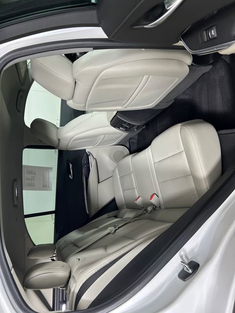 Used 2019 Cadillac XT4 Luxury w/ Cold Weather Package image 28