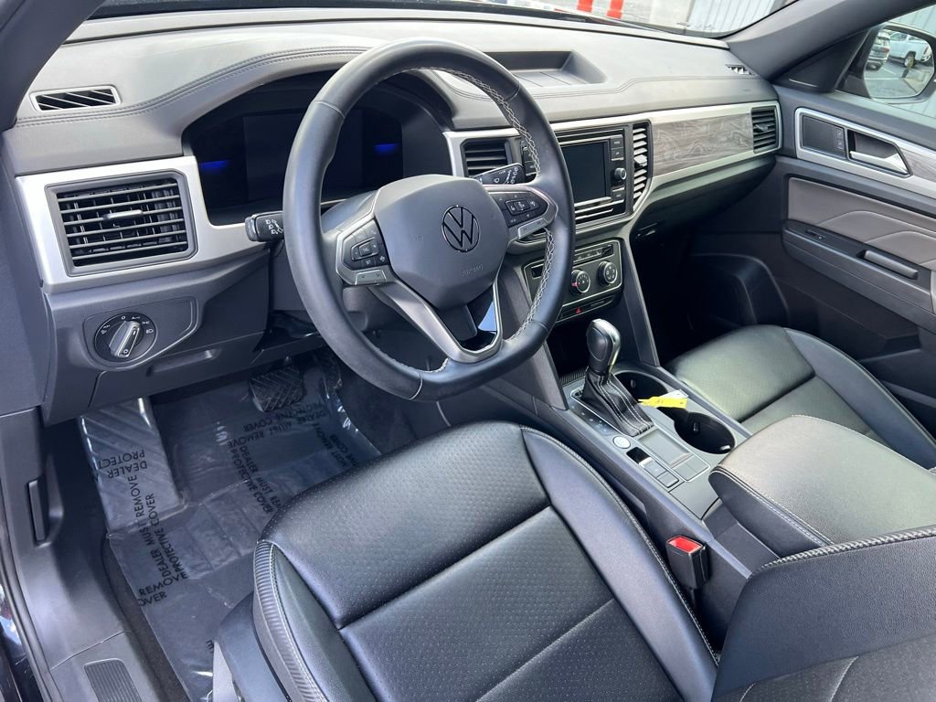 Used 2022 Volkswagen Atlas Cross Sport SE FWD image 12