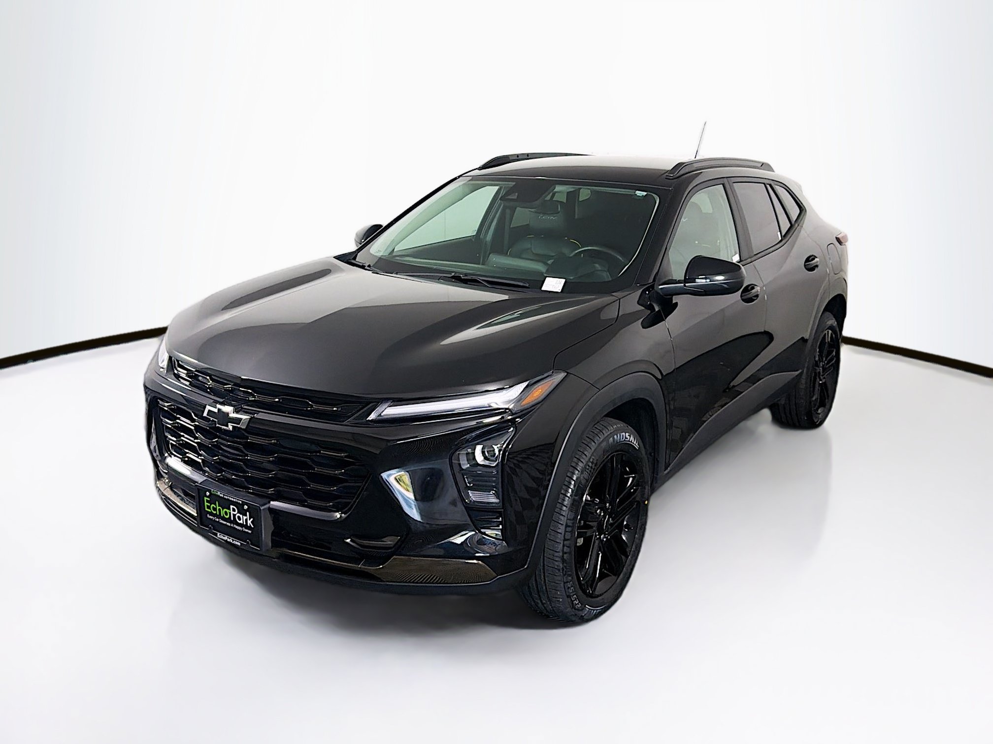 Used 2025 Chevrolet Trax ACTIV w/ Driver Confidence Package FWD image 3