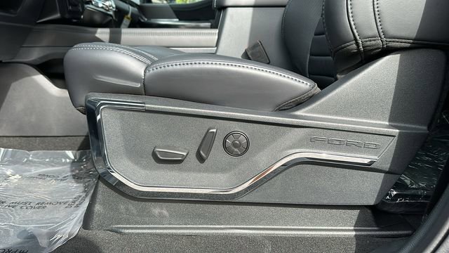 New 2025 Ford F350 Platinum w/ FX4 Off-Road Package image 19