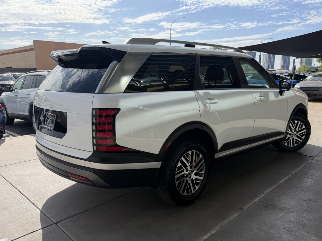 Used 2026 Hyundai Palisade SEL FWD image 4