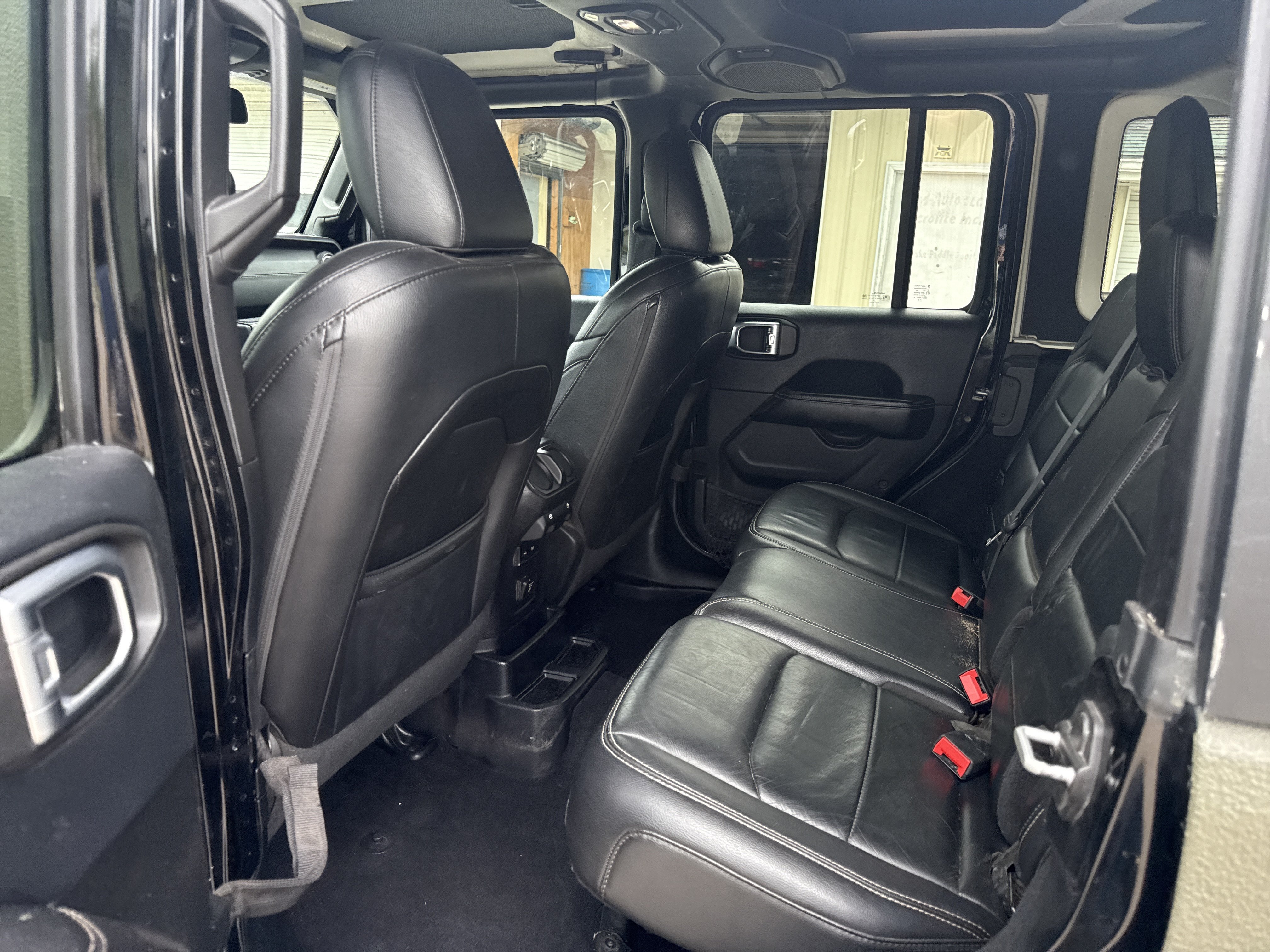 Used 2018 Jeep Wrangler Unlimited Sahara AWD/4WD image 14