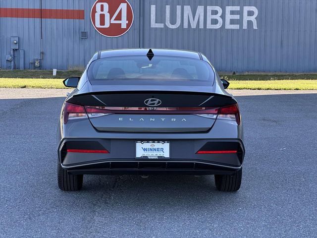 Used 2026 Hyundai Elantra Sport FWD image 3