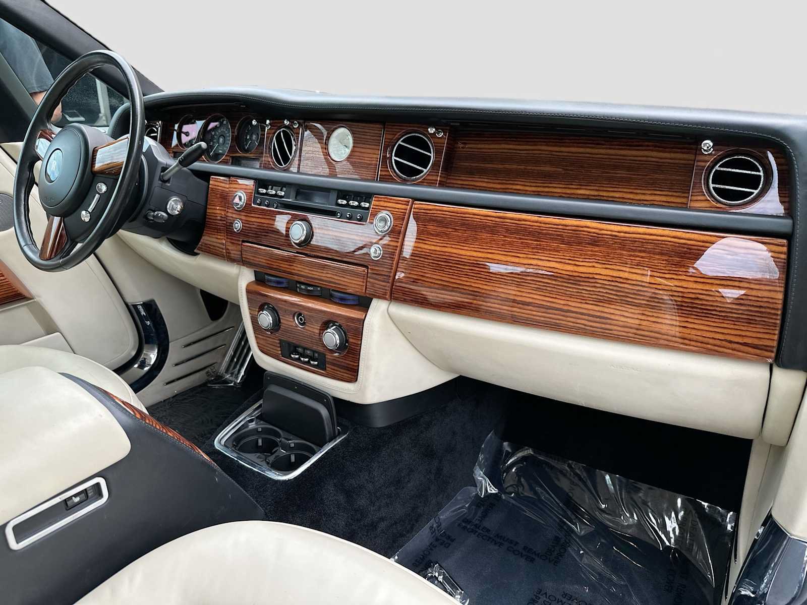 Used 2009 Rolls-Royce Phantom Drophead Coupe RWD image 27