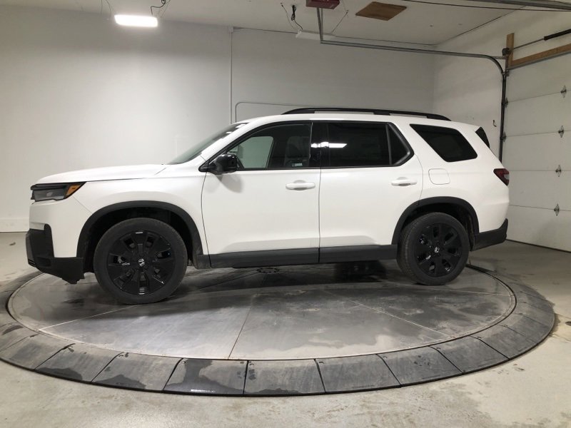 New 2026 Honda Pilot Black Edition image 4