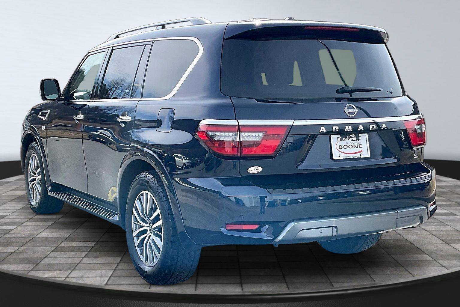 Used 2022 Nissan Armada SL AWD/4WD image 2