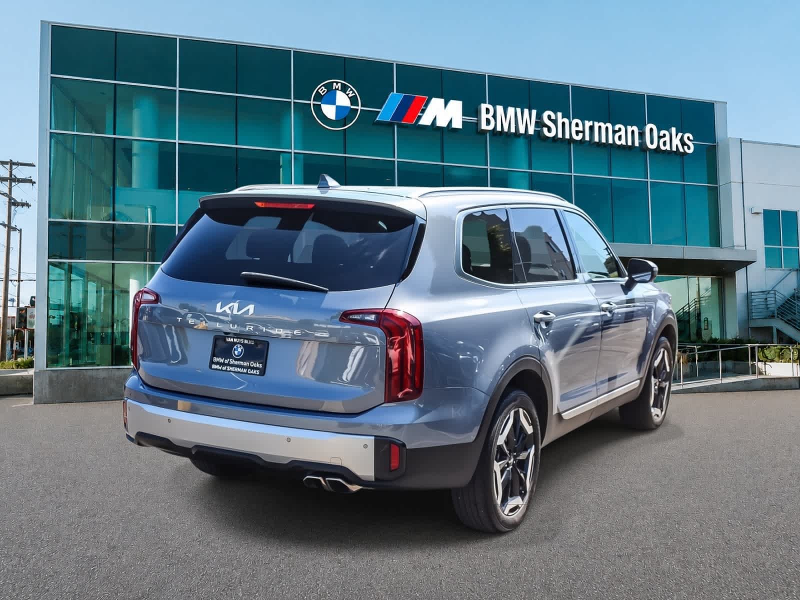 Used 2024 Kia Telluride S w/ S Sunroof Package FWD image 5