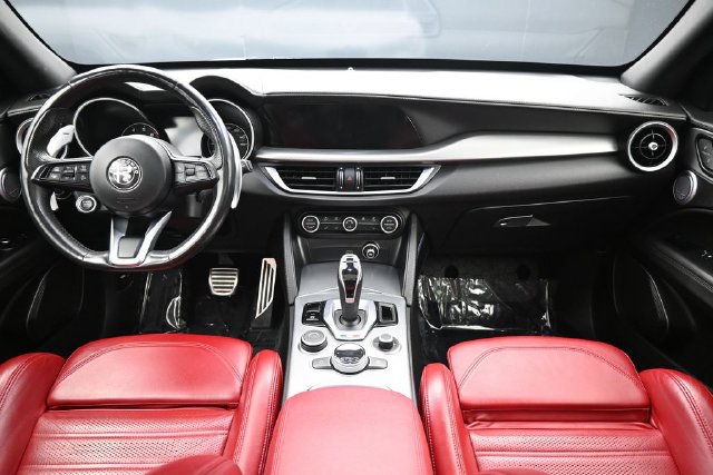 Used 2022 Alfa Romeo Stelvio Veloce AWD/4WD image 20