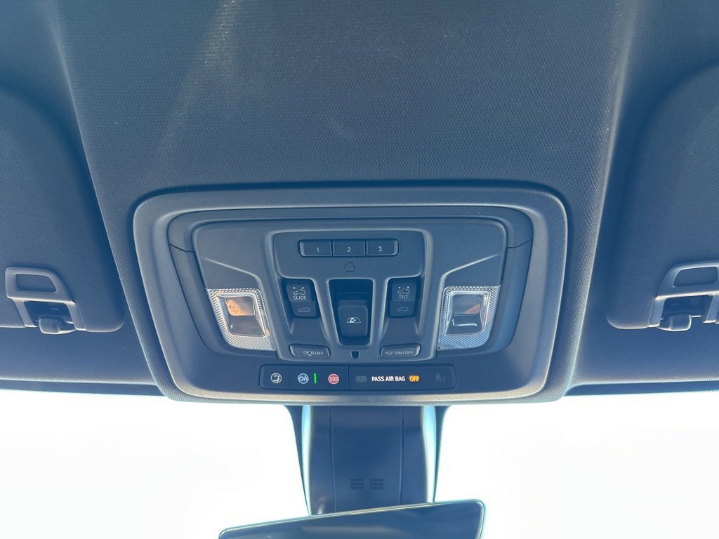 Used 2022 Chevrolet Silverado 3500 High Country w/ Z71 Off-Road Package image 13