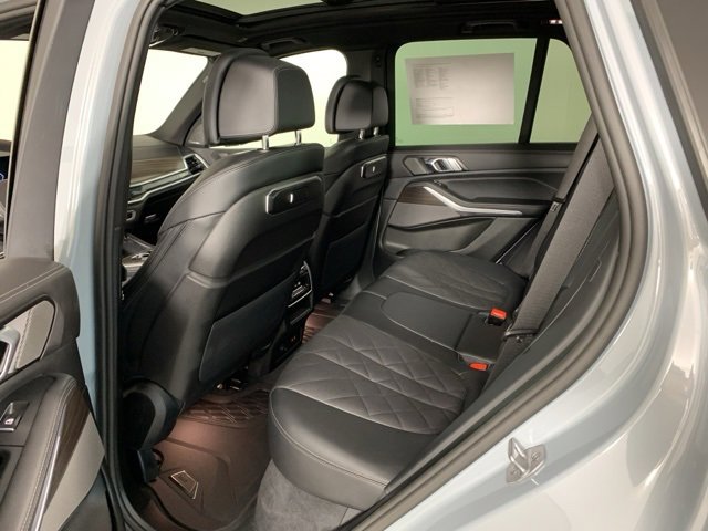 Used 2026 BMW X5 xDrive50e w/ M Sport Package image 31