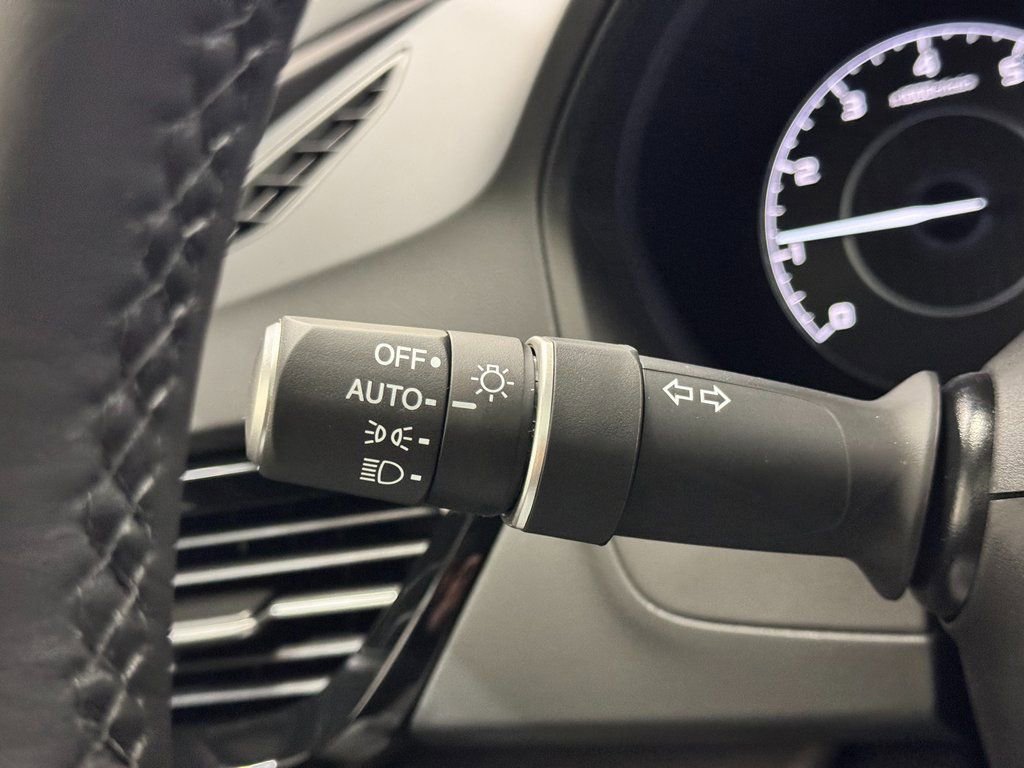 Used 2025 Acura RDX SH-AWD image 22