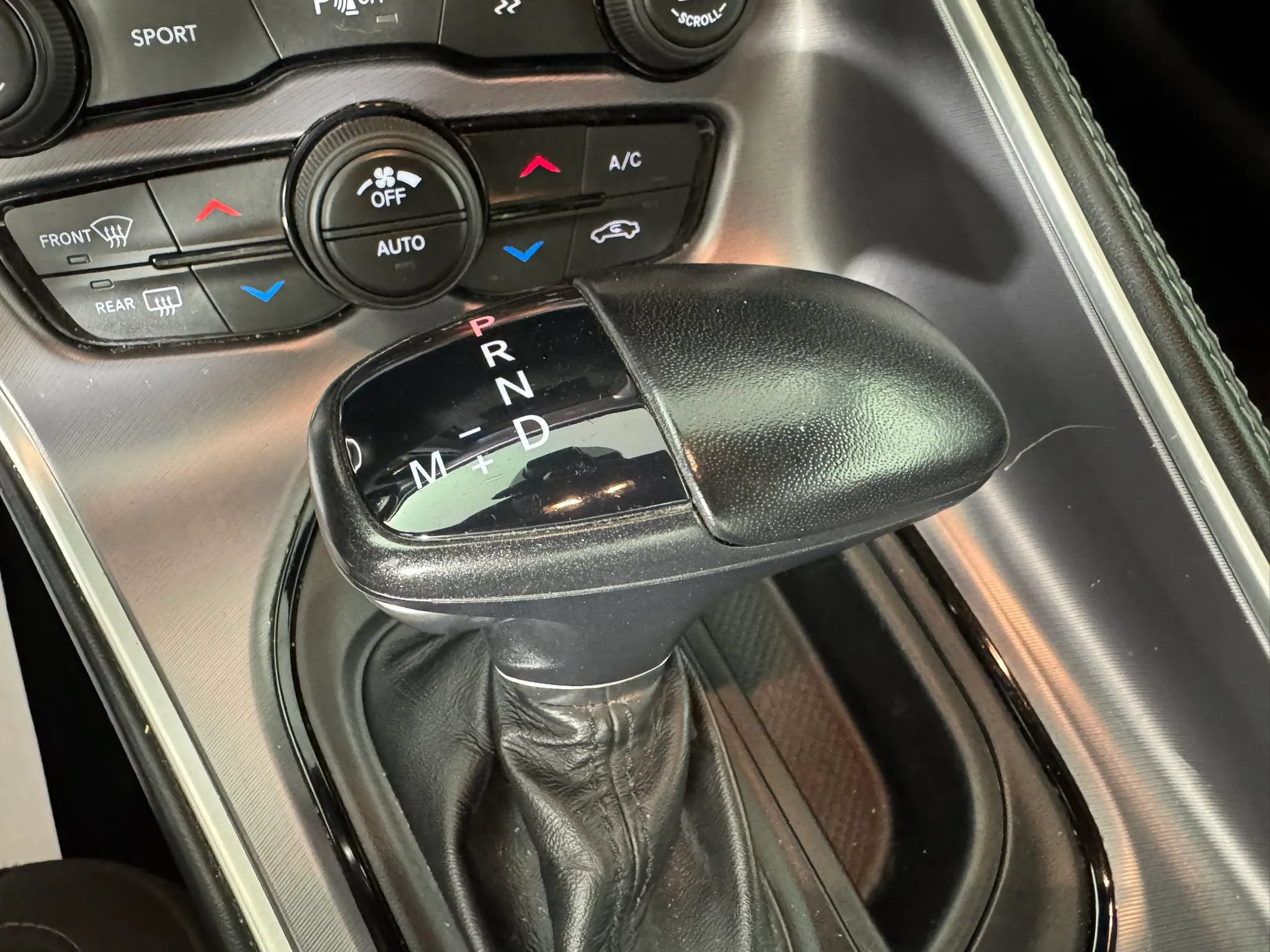 Used 2021 Dodge Challenger SXT w/ Driver Convenience Group RWD image 20
