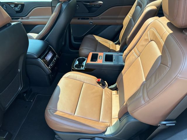 Used 2022 Lincoln Aviator Reserve w/ Equipment Group 201A RWD image 23