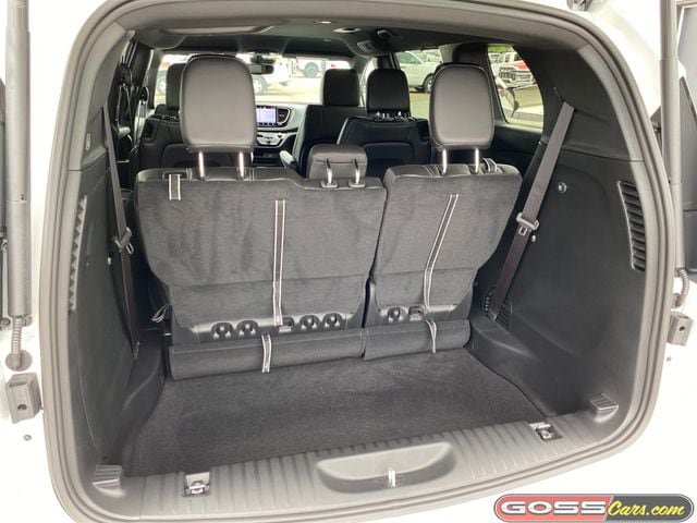 New 2027 Chrysler Pacifica Select AWD/4WD image 9