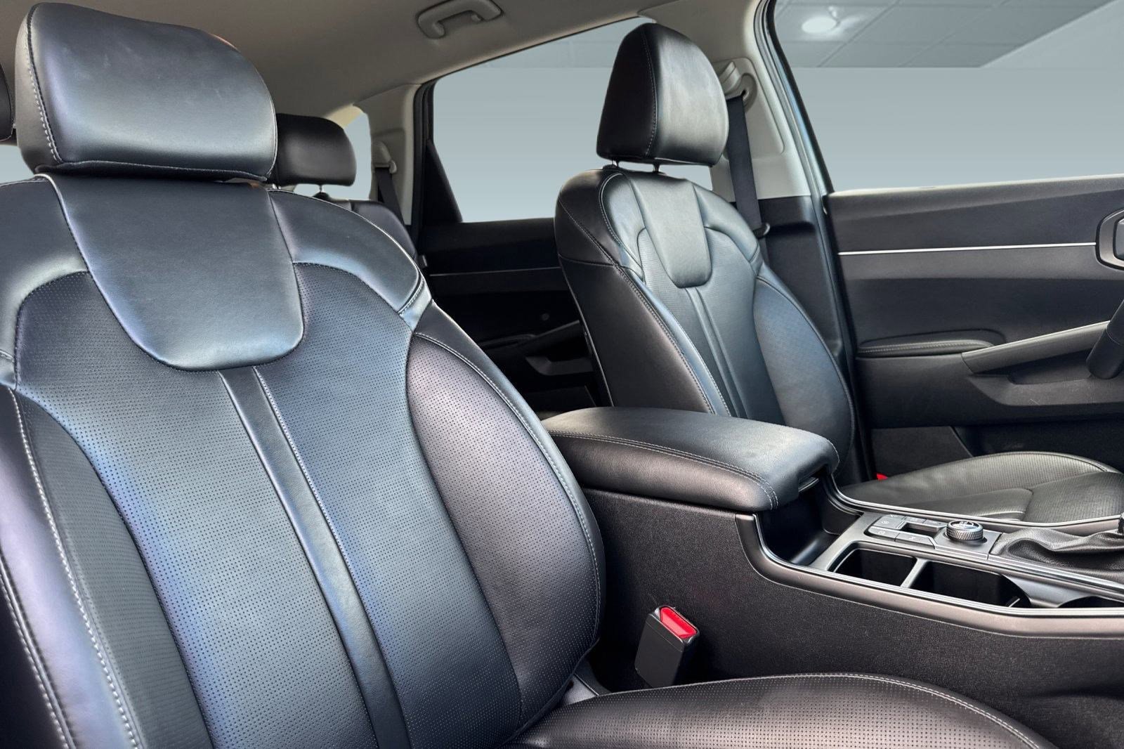Used 2024 Kia Sorento S image 31