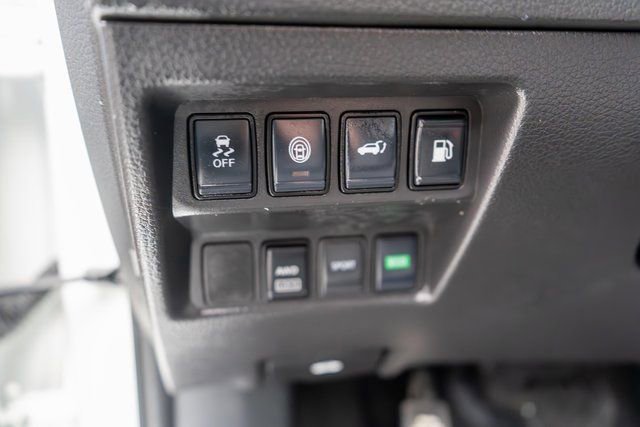 Used 2020 Nissan Rogue SV AWD/4WD image 22