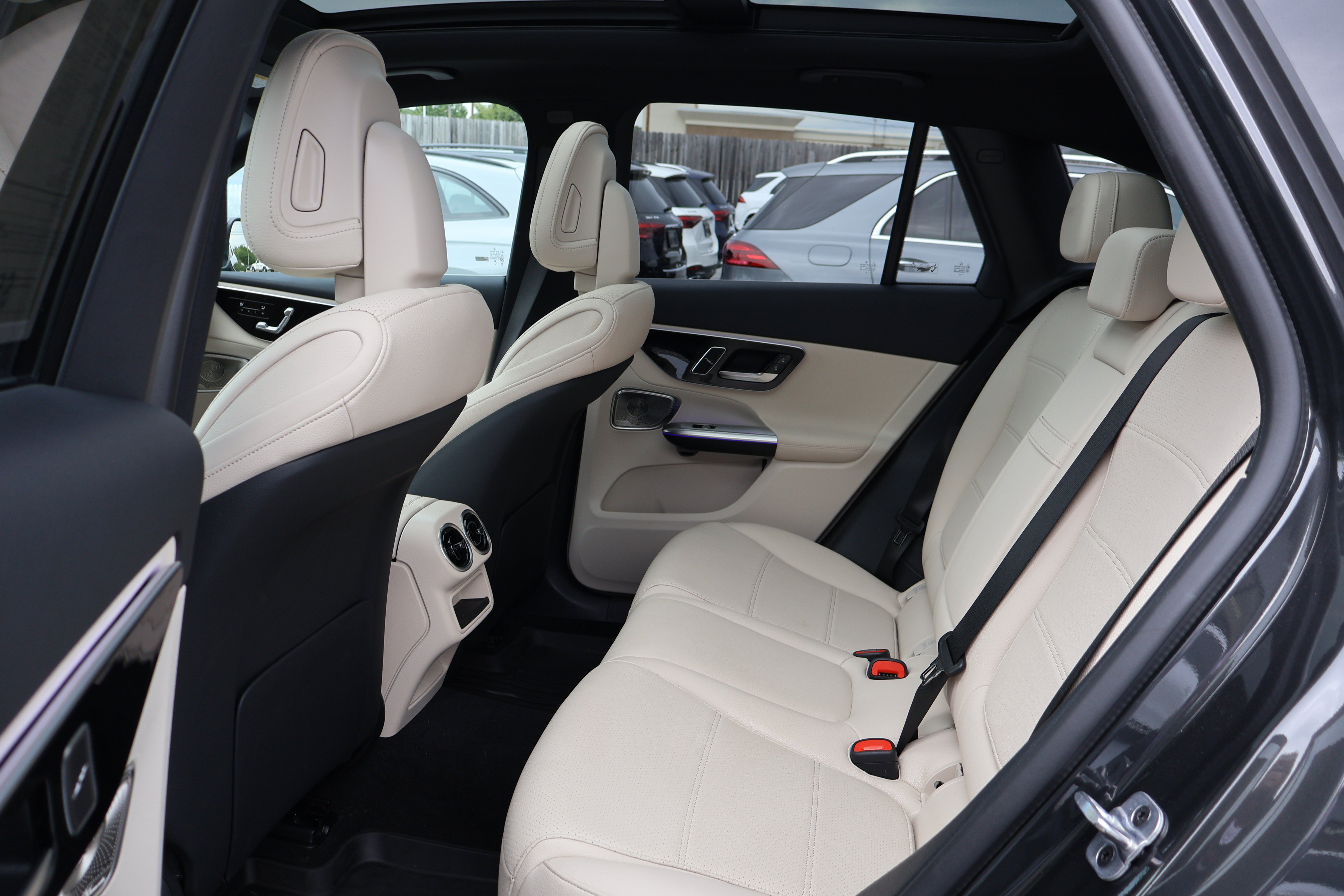 Used 2026 Mercedes-Benz GLC 300 image 17