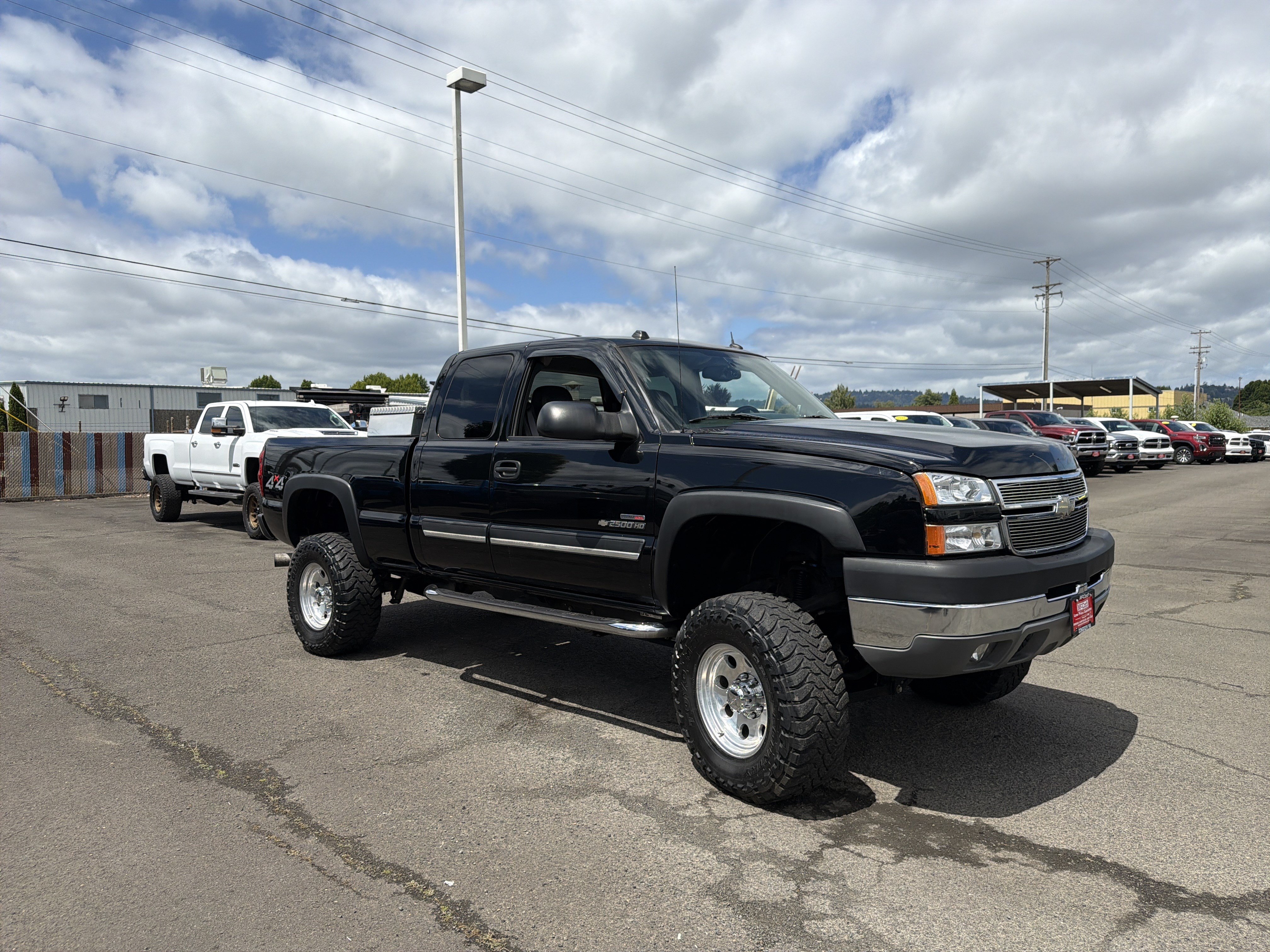 Used 2005 Chevrolet Silverado 2500 LT w/ Heavy-Duty Power Package AWD/4WD image 7