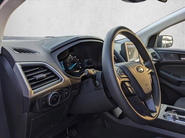 Used 2024 Ford Edge SE image 3