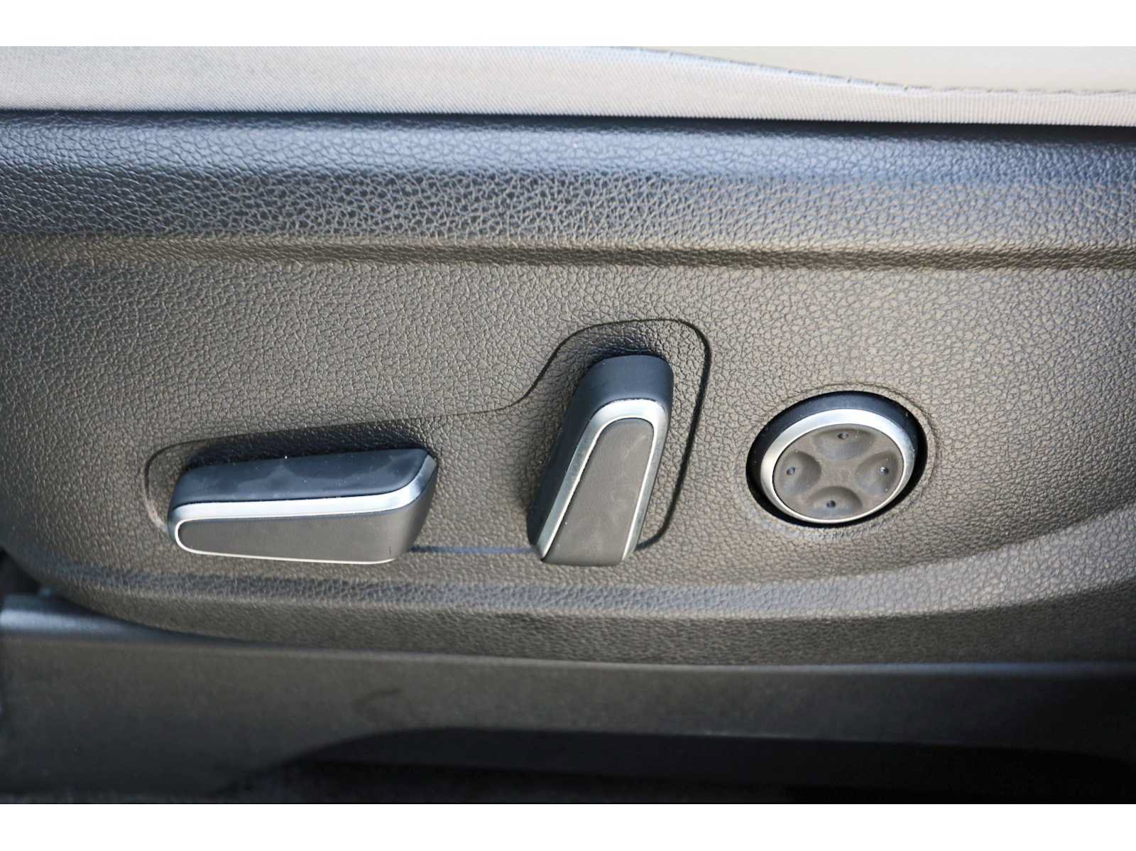 Used 2025 Hyundai Palisade SEL FWD image 28