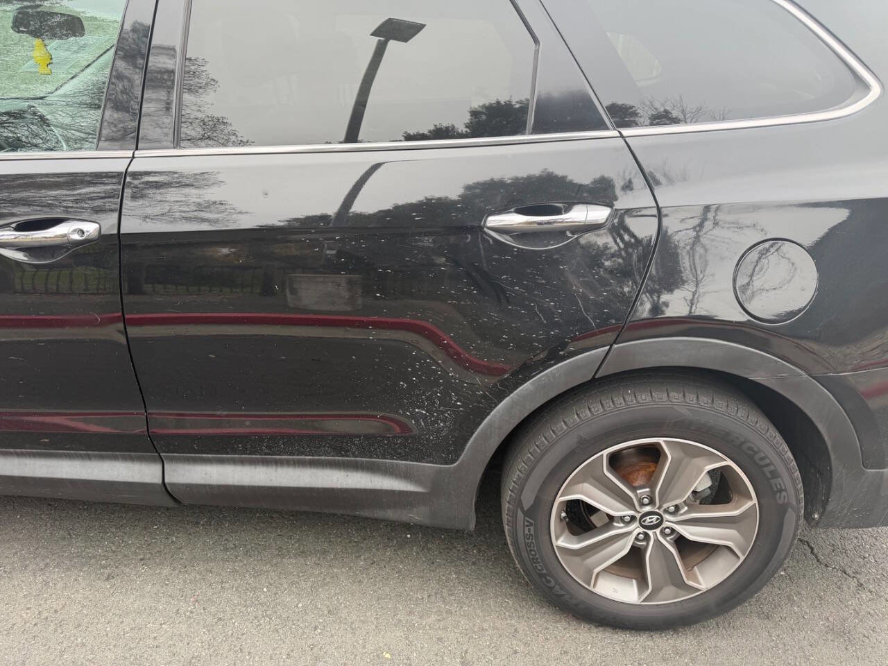 Used 2015 Hyundai Santa Fe GLS image 6