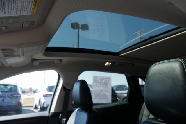 Used 2020 Ford Escape Titanium w/ Titanium Premium Package 2.0 image 3