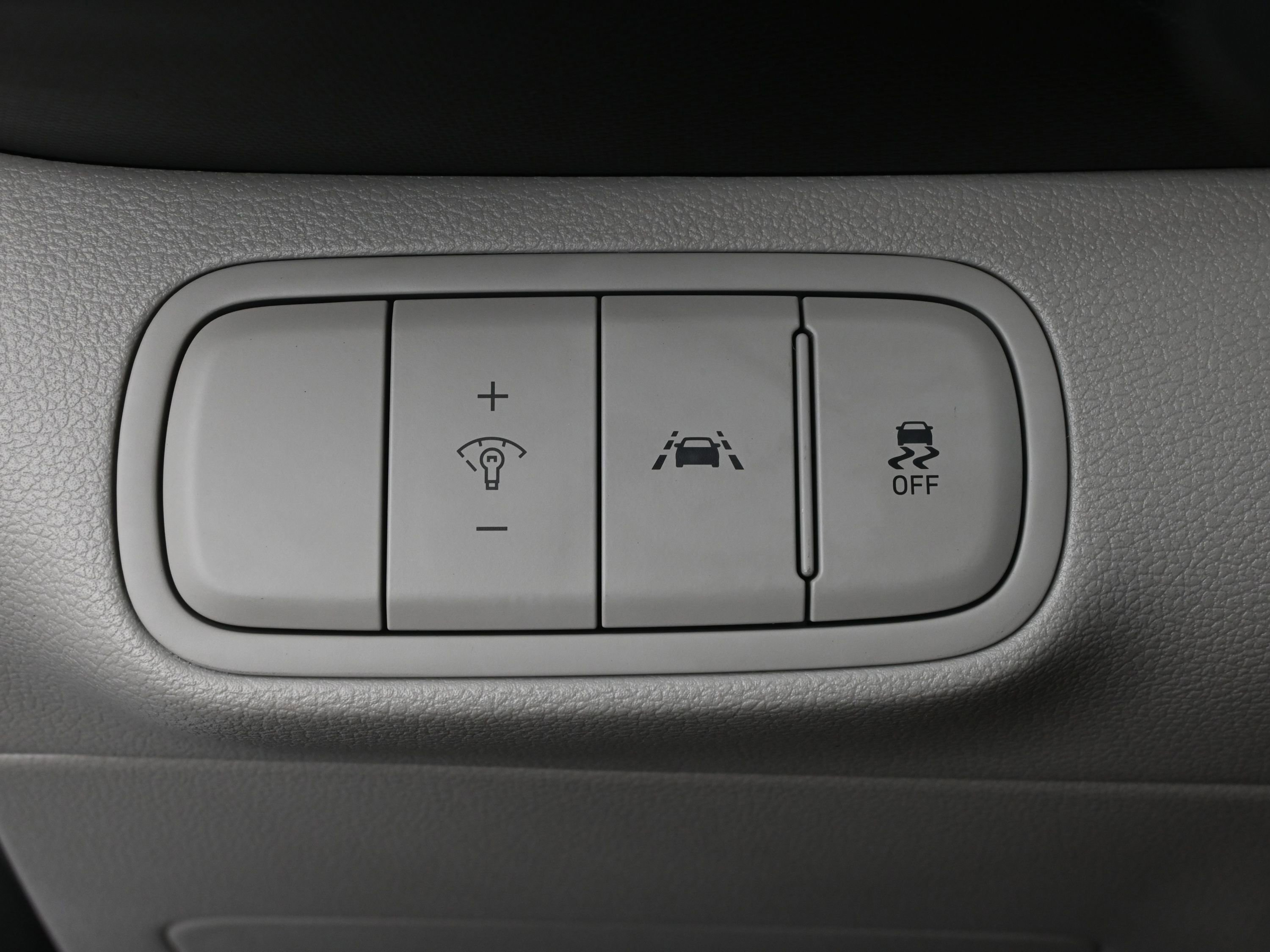 Certified 2022 Hyundai Venue SEL image 12