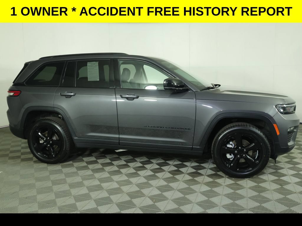 Used 2023 Jeep Grand Cherokee Limited w/ Black Appearance Package AWD/4WD image 2
