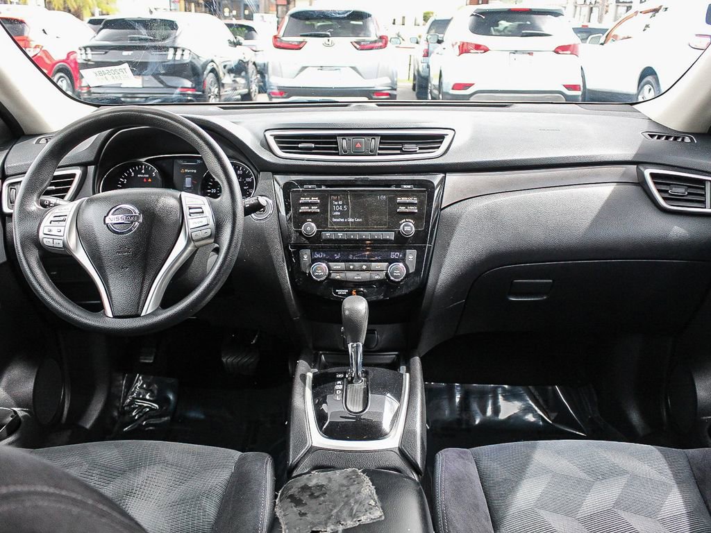 Used 2014 Nissan Rogue SV w/ SV Family Package image 14