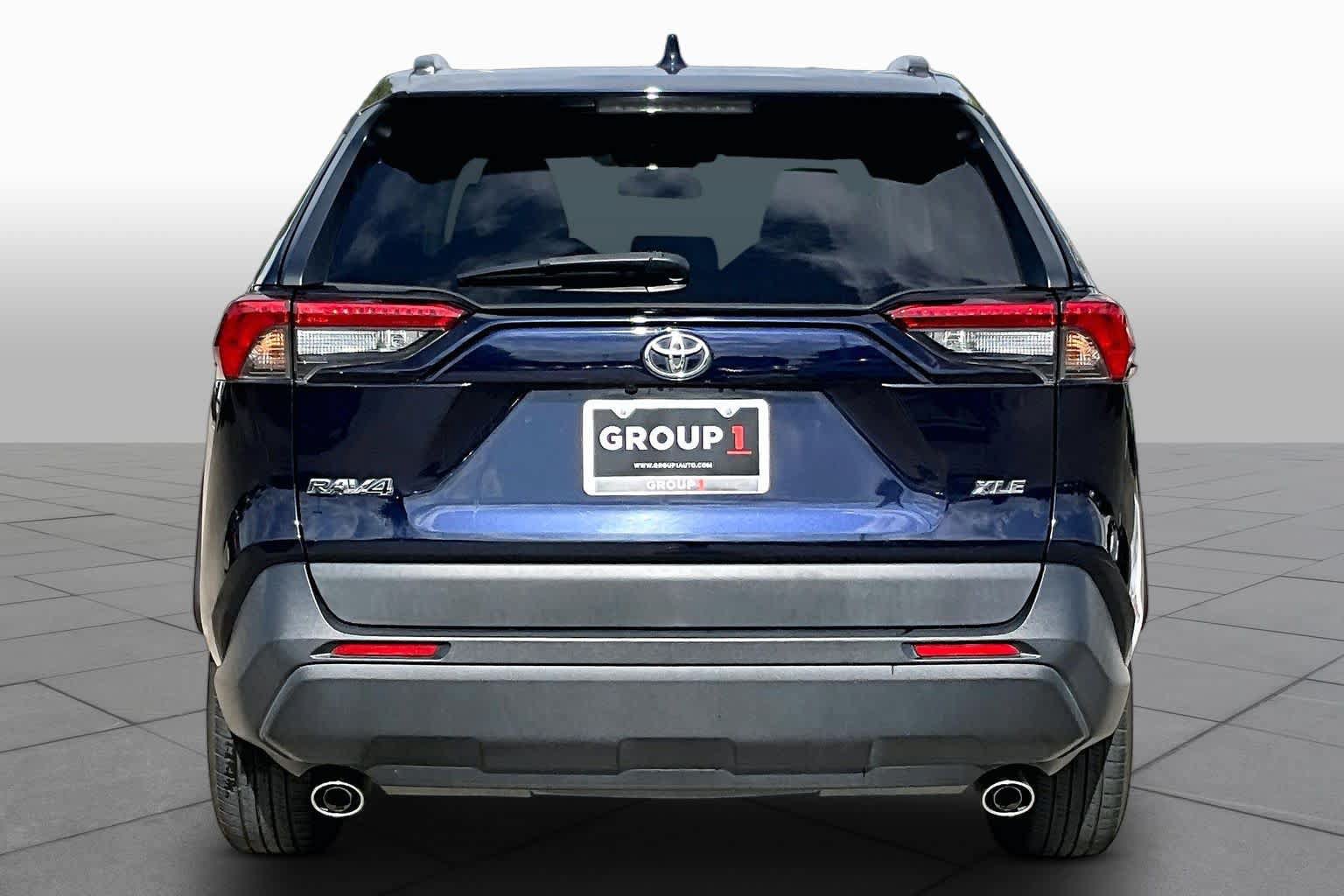 Used 2020 Toyota RAV4 XLE FWD image 5