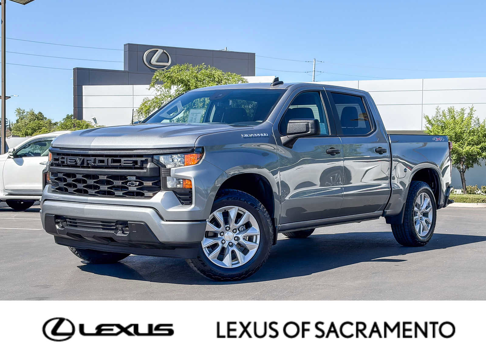 Used 2023 Chevrolet Silverado 1500 Custom AWD/4WD image 1