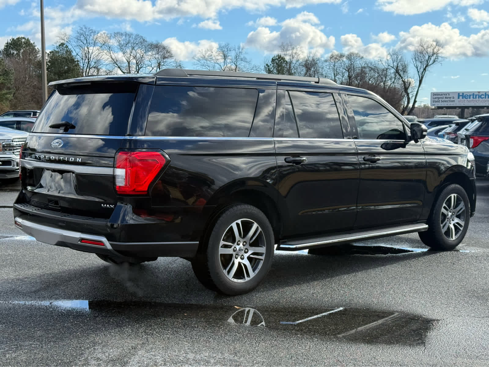 Used 2022 Ford Expedition Max XLT image 6