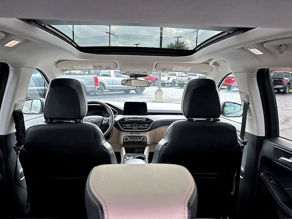 Used 2022 Ford Escape SEL image 14