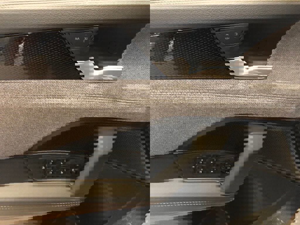 Used 2025 Volkswagen Tiguan S image 11