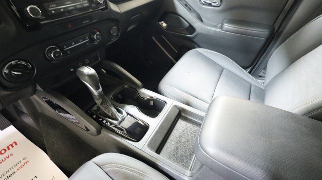 Used 2023 Nissan Frontier SV w/ Midnight Edition Package image 13