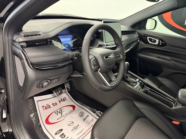 New 2026 Jeep Compass Latitude image 12