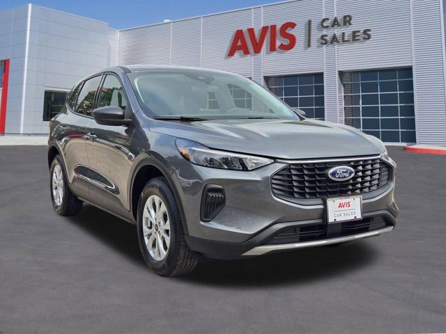 Used 2025 Ford Escape Active AWD/4WD image 3