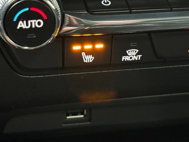 Used 2019 MAZDA MAZDA3 Sedan w/ Premium Package FWD image 6