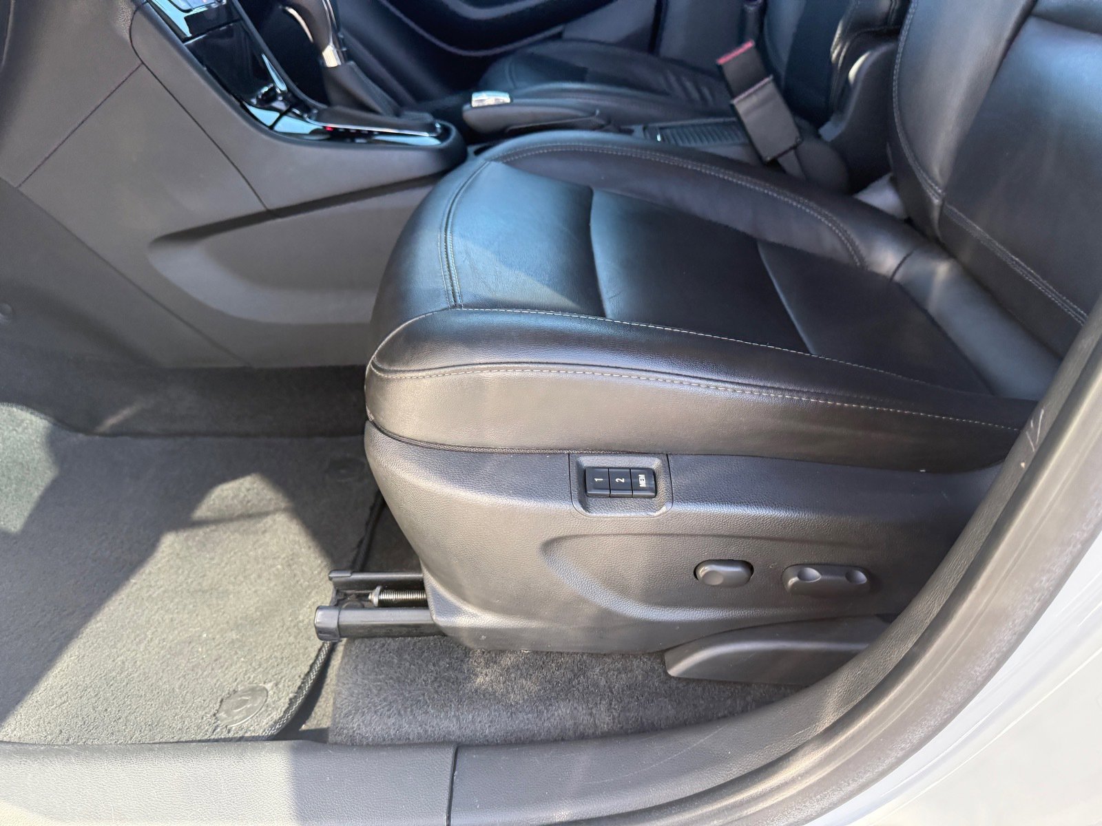 Used 2019 Buick Encore Essence image 21