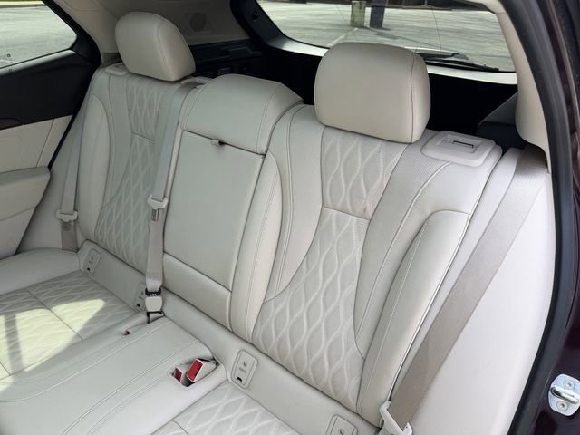 Used 2022 Buick Envision Avenir w/ Technology Package II image 30