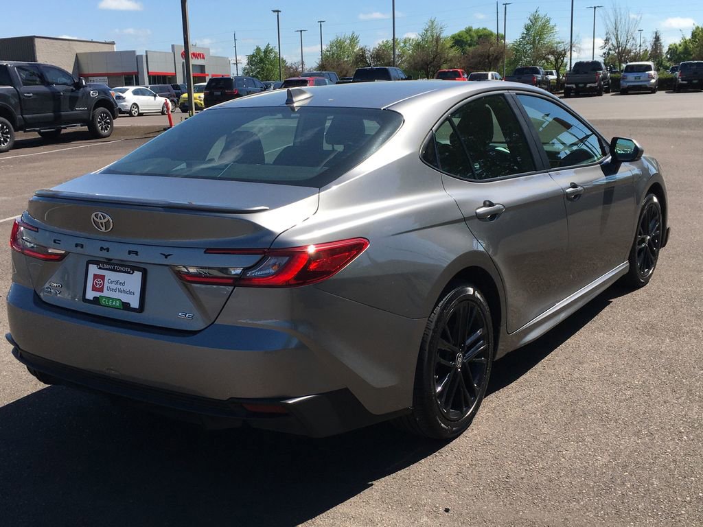Used 2025 Toyota Camry SE AWD/4WD image 8