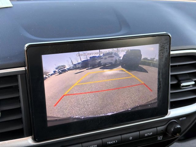 Used 2022 Hyundai Venue SEL image 22