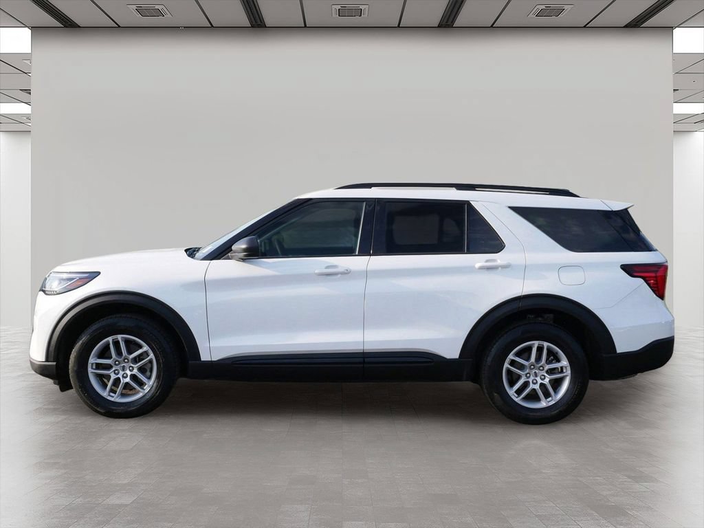 Used 2026 Ford Explorer Active AWD/4WD image 3