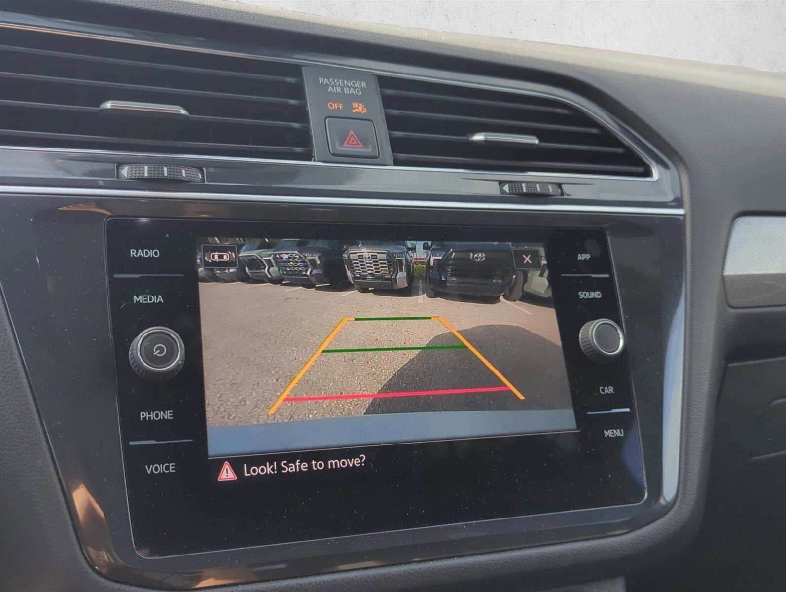 Used 2022 Volkswagen Tiguan SE R-Line FWD image 19