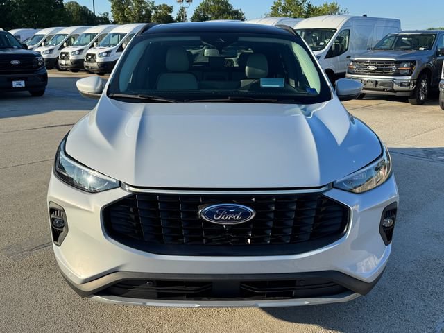 Used 2025 Ford Escape SE w/ PHEV Premium Package FWD image 2