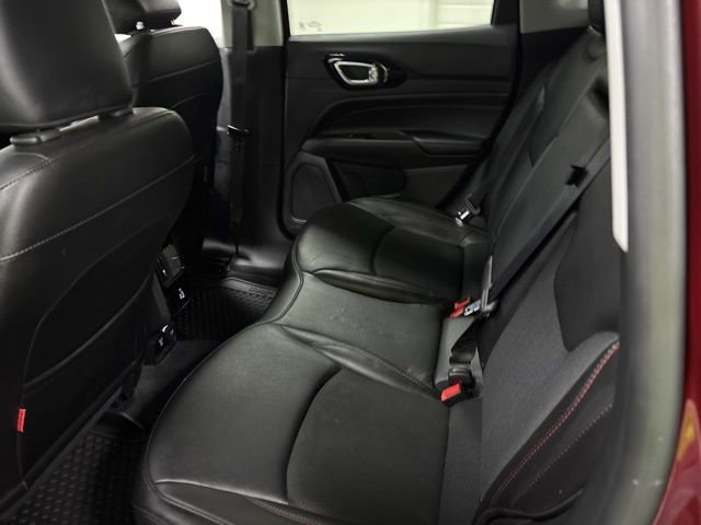 Used 2022 Jeep Compass Trailhawk w/ Trailhawk Convenience Group AWD/4WD image 13