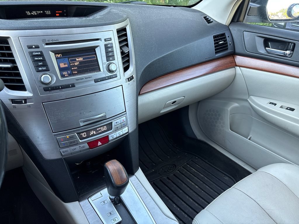 Used 2014 Subaru Outback 2.5i Limited w/ Moonroof Package AWD/4WD image 12