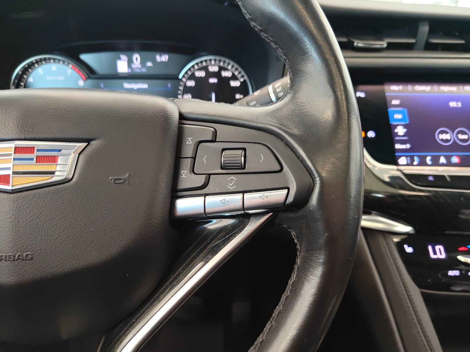 Used 2020 Cadillac XT6 Premium Luxury AWD/4WD image 13