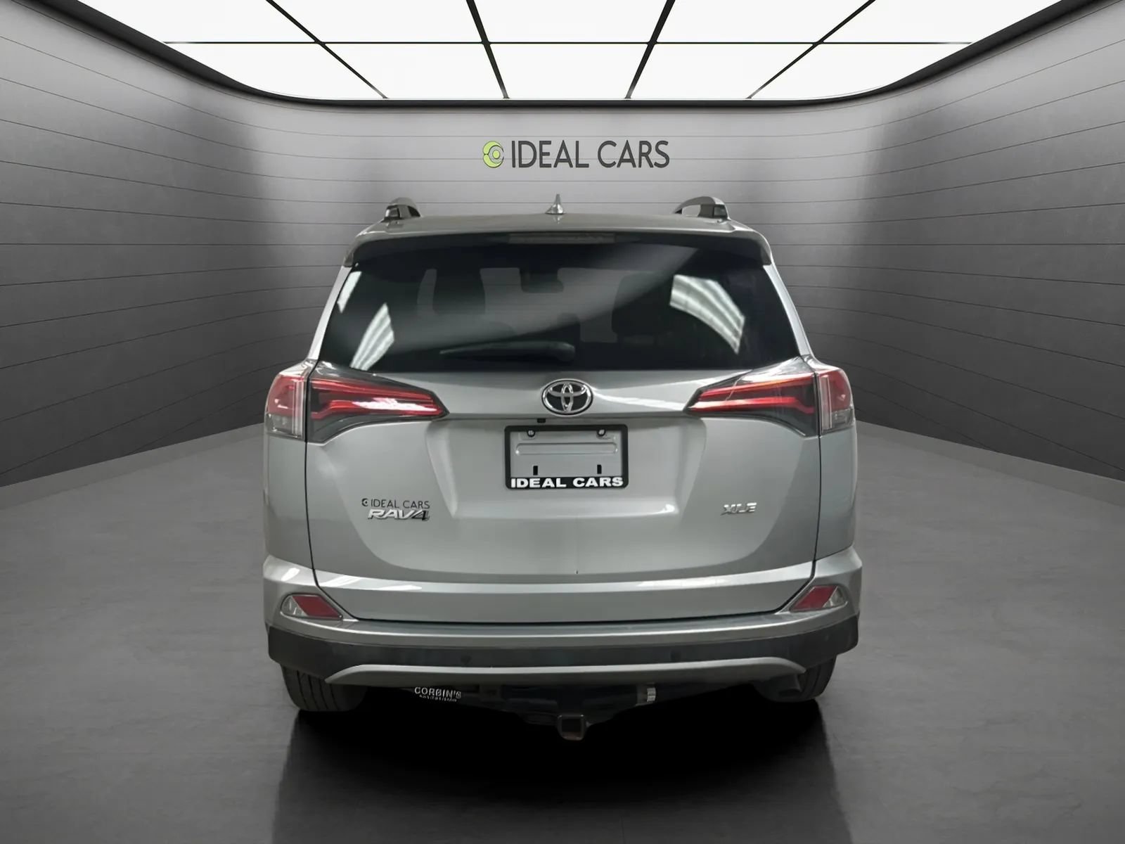 Used 2018 Toyota RAV4 XLE FWD image 6