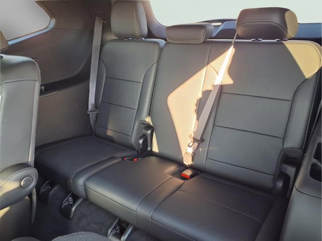 Certified 2025 Buick Enclave Preferred image 27